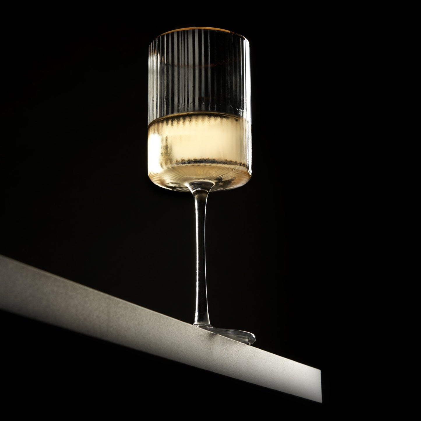 Sparkling lead-free crystal wine glass